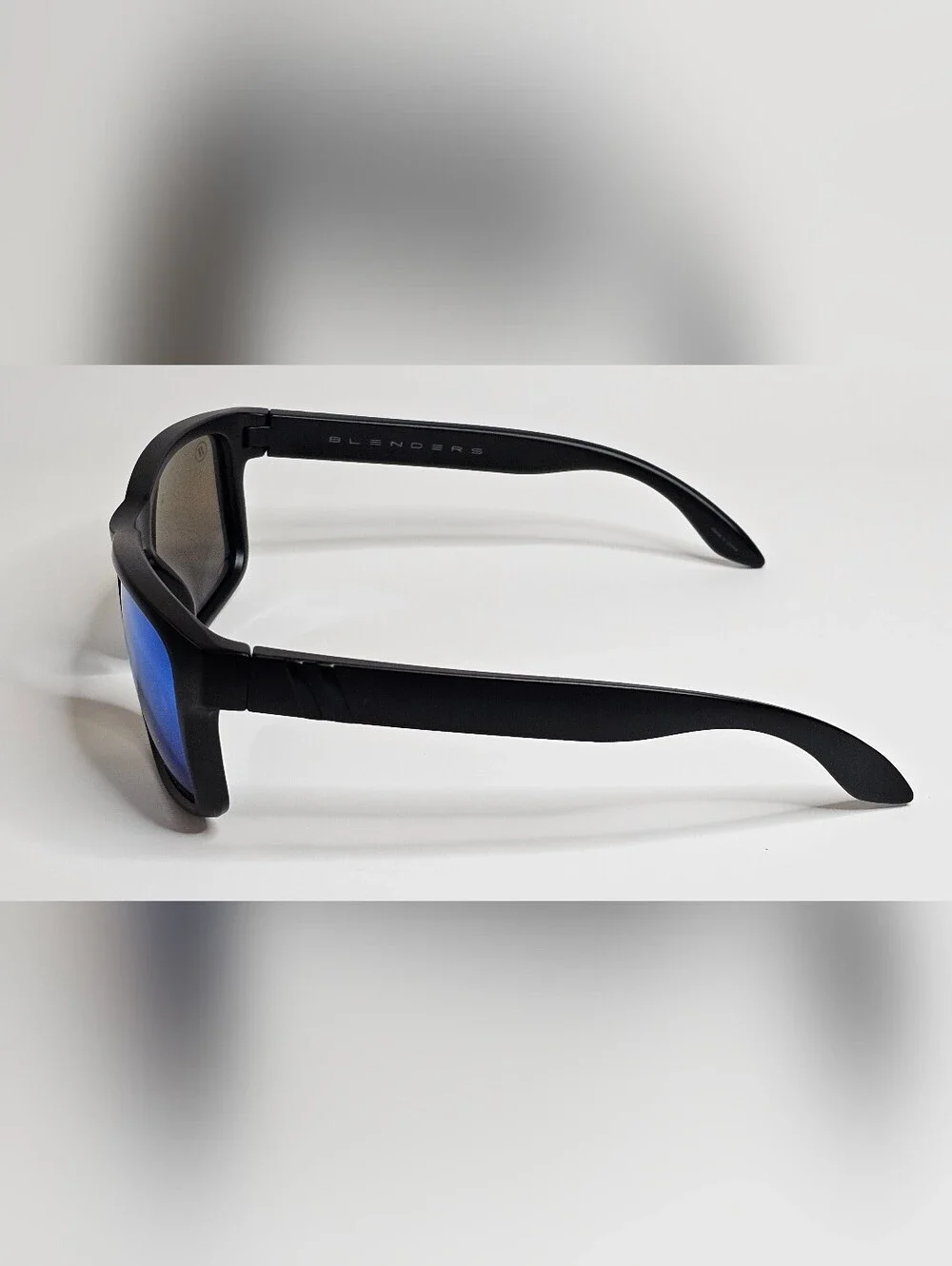 Blenders Canyon Sunglasses Blue Tundra Black Polarized Sport Wrap Mirror Lenses